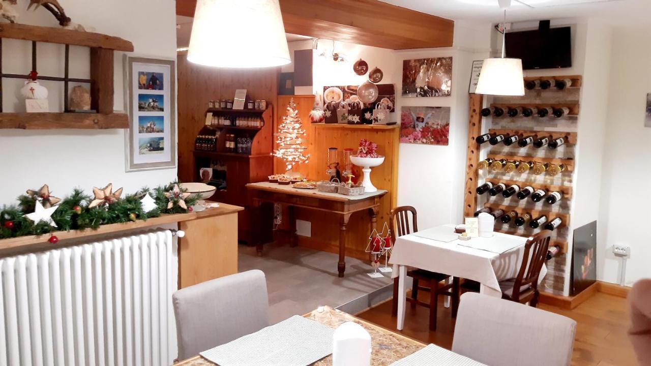 B&B Monastero Dubino Bagian luar foto