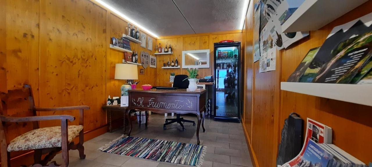 B&B Monastero Dubino Bagian luar foto